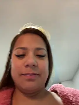 Snapshot of Pretty__Milf chatting on April 24, 2026, 9:45 am Pretty Milf online show from April 24, 2026, 9:45 am