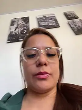 Pretty  Milf online show from July 17, 2026, 4:23 pm