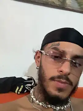 Snapshot of liyamjunior chatting on February 19, 2026, 7:54 pm liyamjunior online show from February 19, 2026, 7:54 pm