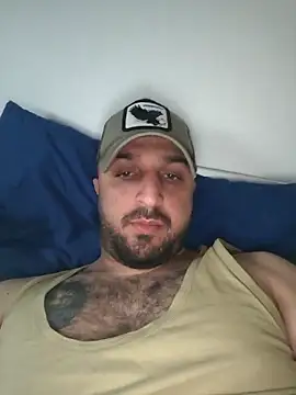 Snapshot of Mertozer01 chatting on March 15, 2026, 4:51 am Mertozer01 online show from March 15, 2026, 4:51 am