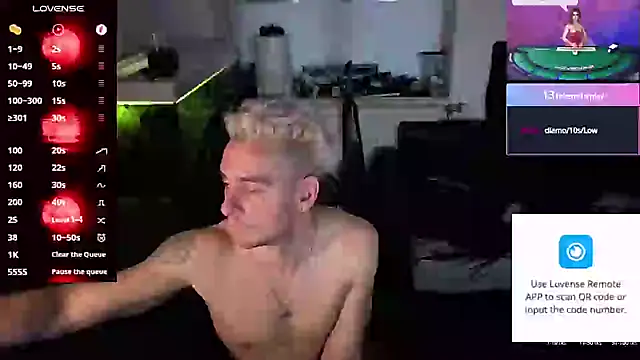 Snapshot of Rayzel_White chatting on May 16, 2026, 2:19 am Rayzel White online show from May 16, 2026, 2:19 am