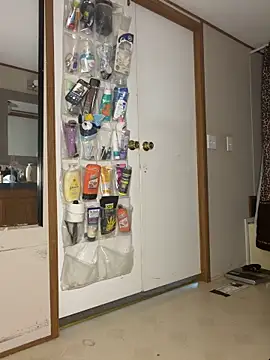 tastemecaroline online show from April 7, 2026, 2:28 pm