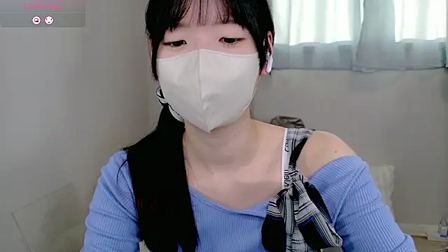 Snapshot of _ame_chan_ chatting on May 6, 2026, 8:19 am ame chan online show from May 6, 2026, 8:19 am