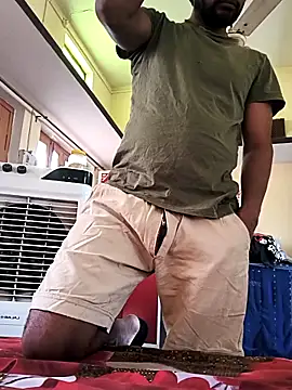 Hottlund6 online show from April 15, 2026, 1:45 am