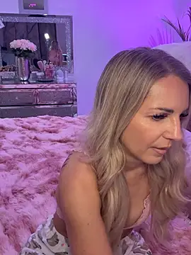 JulieSol online show from February 10, 2026, 8:18 am