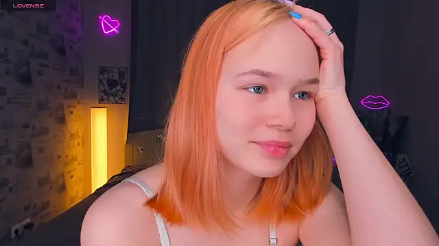 Snapshot of OwlLynn chatting on February 14, 2026, 8:22 am OwlLynn online show from February 14, 2026, 8:22 am