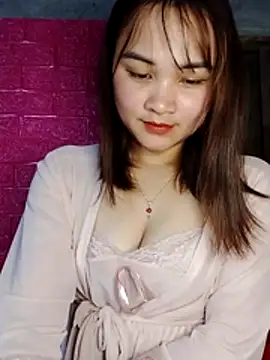 Lisakeem online show from March 12, 2026, 2:34 pm