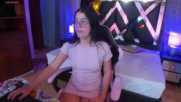 Snapshot of michell_sweetiee chatting on April 9, 2026, 6:57 pm michell sweetiee online show from April 9, 2026, 6:57 pm