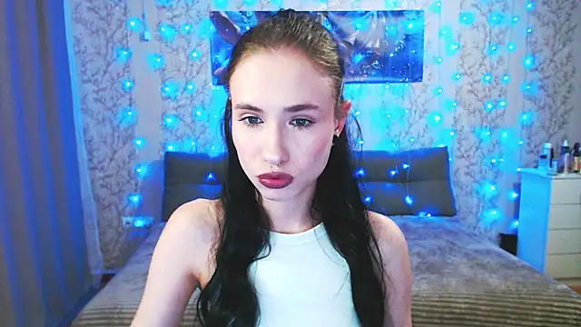 SnowWhite Lissa online show from April 6, 2026, 6:53 pm