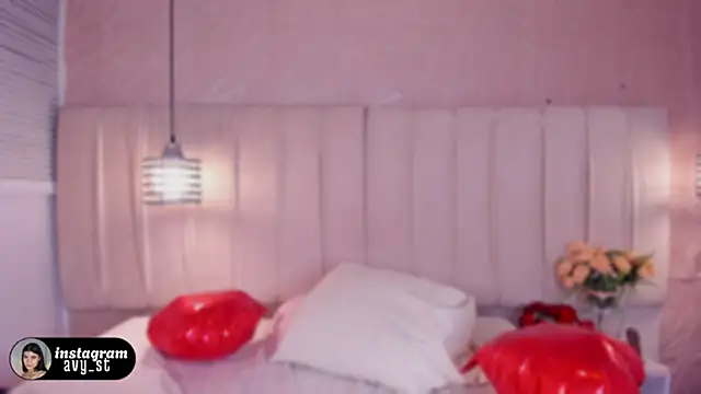 Snapshot of avy_st chatting on February 15, 2026, 3:47 am avy st online show from February 15, 2026, 3:47 am