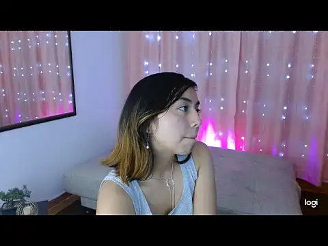 Snapshot of Angel127664 chatting on January 13, 2026, 10:26 pm Angel127664 online show from January 13, 2026, 10:26 pm