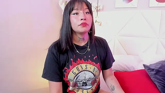 Adhara Vil online show from February 12, 2026, 8:26 pm