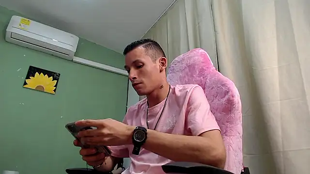 Snapshot of The_BDSM_boys chatting on January 14, 2026, 12:55 pm The BDSM boys online show from January 14, 2026, 12:55 pm