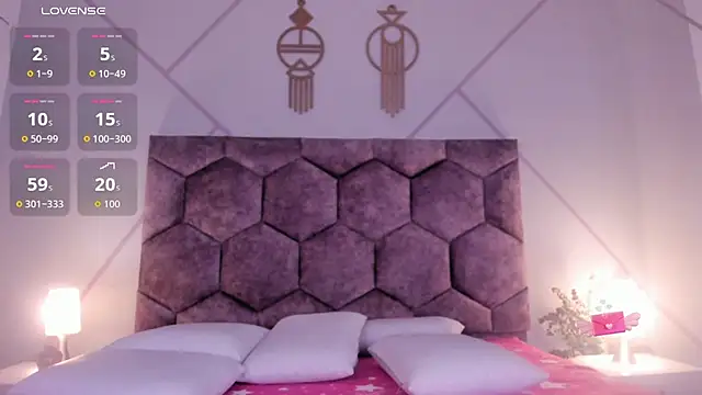 valeria becket online show from April 23, 2026, 7:38 pm