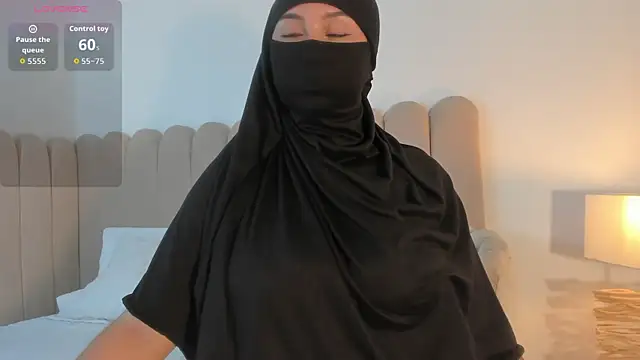 Snapshot of _Amirah chatting on July 24, 2026, 6:39 pm Amirah online show from July 24, 2026, 6:39 pm