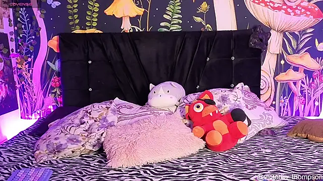 victoriia thompson online show from April 14, 2026, 4:40 am