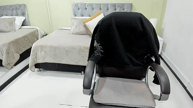 Snapshot of Bela_Craxkerr chatting on February 3, 2026, 12:43 pm Bela Craxkerr online show from February 3, 2026, 12:43 pm