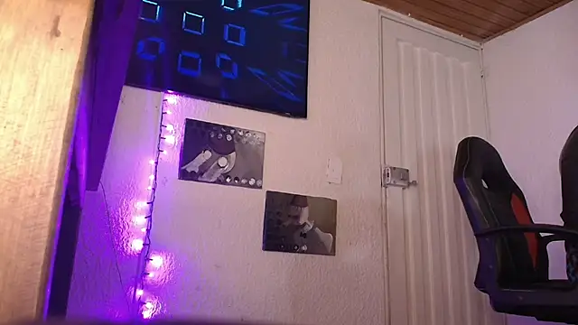 pauldocux  online show from March 6, 2026, 3:25 am