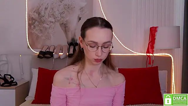 Emily Simon online show from March 7, 2026, 4:42 am