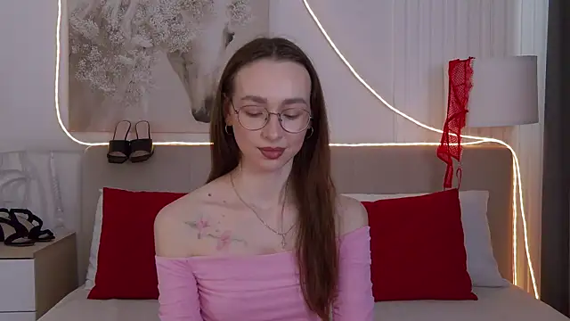 Emily Simon online show from April 13, 2026, 4:51 am