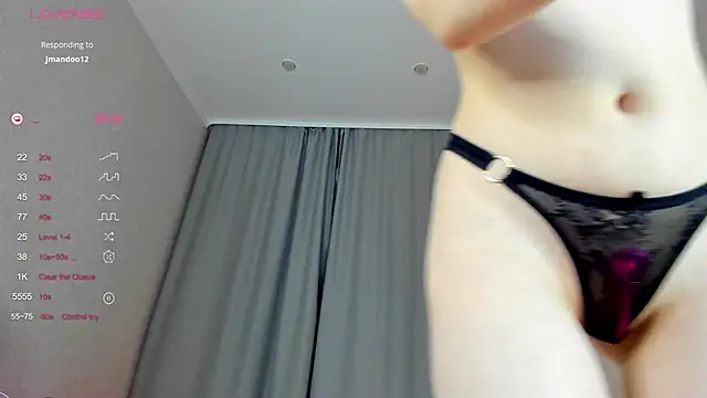 Allettaevee online show from February 19, 2026, 1:23 am