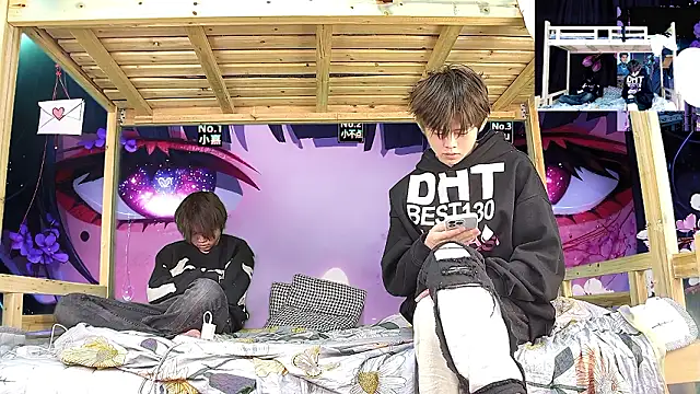 xiaohuangren01 online show from February 3, 2026, 1:37 am