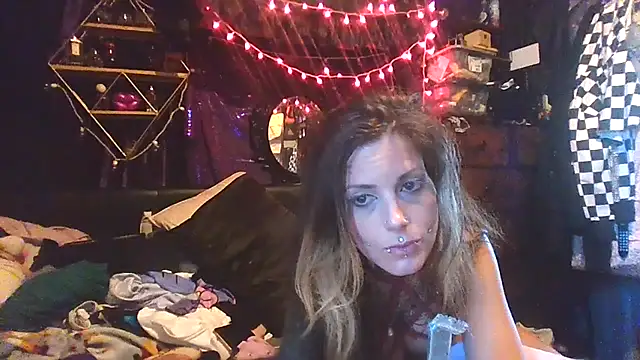 Snapshot of allymoon1369 chatting on July 4, 2026, 12:06 am allymoon1369 online show from July 4, 2026, 12:06 am