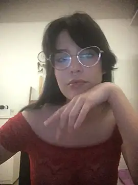 Snapshot of ElisaGoth chatting on July 5, 2026, 11:34 pm ElisaGoth online show from July 5, 2026, 11:34 pm