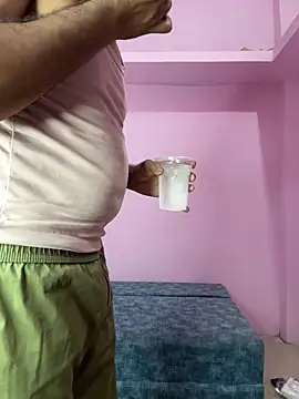 Forest Queen online show from April 30, 2026, 7:04 am