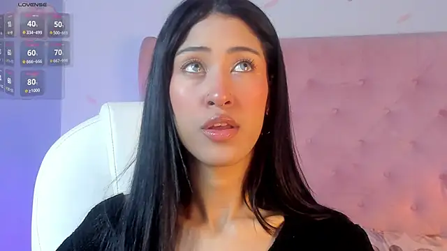 Snapshot of internett_sweetheart chatting on April 23, 2026, 5:19 am internett sweetheart online show from April 23, 2026, 5:19 am