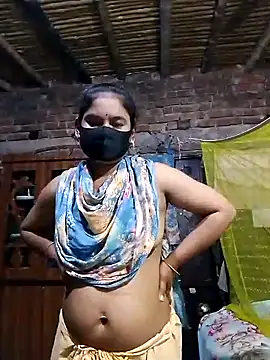 Snapshot of Hot_Sweeti chatting on April 18, 2026, 9:48 pm Hot Sweeti online show from April 18, 2026, 9:48 pm