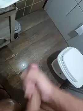 Snapshot of Felipe_20cm chatting on February 3, 2026, 12:20 am Felipe 20cm online show from February 3, 2026, 12:20 am