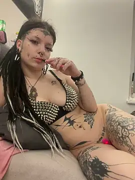 demonLamia online show from May 2, 2026, 4:23 pm