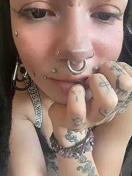 demonLamia online show from May 25, 2026, 12:11 pm