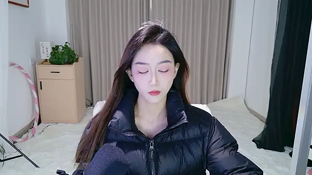 Dancing-Coco12 online show from February 4, 2026, 3:56 am