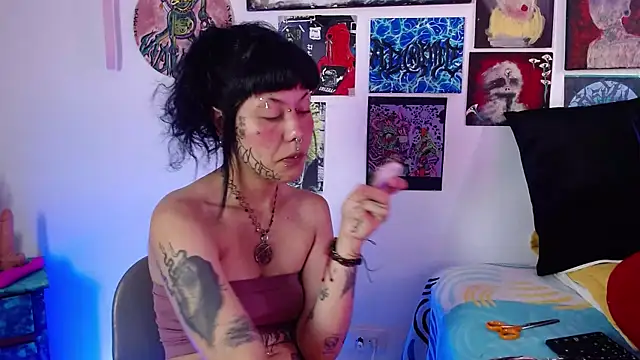 MelisaVelvet online show from April 4, 2026, 7:55 pm