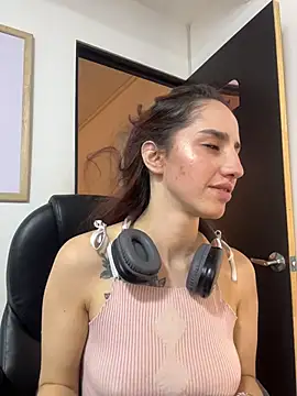 elodie rouge online show from July 28, 2026, 4:39 pm