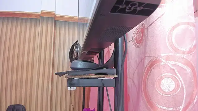 lovely  kiss   online show from March 11, 2026, 6:14 pm