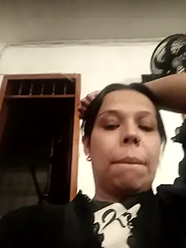 Snapshot of RossyAlvarez chatting on June 25, 2026, 5:12 am RossyAlvarez online show from June 25, 2026, 5:12 am
