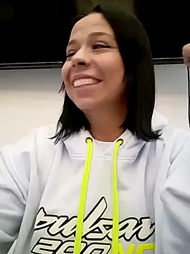 Snapshot of RossyAlvarez chatting on July 23, 2026, 10:51 pm RossyAlvarez online show from July 23, 2026, 10:51 pm