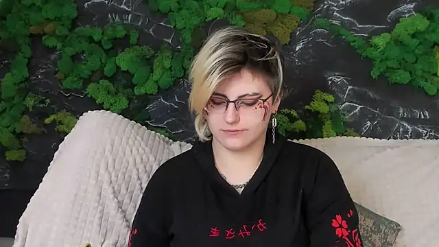 Snapshot of ABSI_GLITCH chatting on February 19, 2026, 10:33 am ABSI GLITCH online show from February 19, 2026, 10:33 am