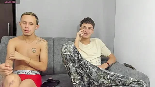 Snapshot of Two_sexboys chatting on February 17, 2026, 5:59 am Two sexboys online show from February 17, 2026, 5:59 am