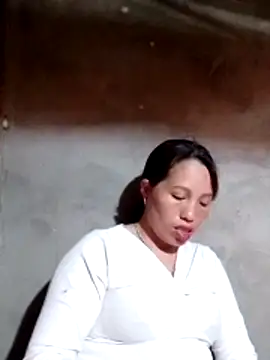 Gummiesu online show from March 3, 2026, 9:53 pm