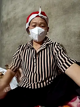 LoveShae 01 online show from February 2, 2026, 5:00 pm