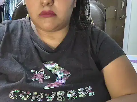 Snapshot of GaggingGirl_ chatting on June 19, 2026, 7:06 pm GaggingGirl online show from June 19, 2026, 7:06 pm
