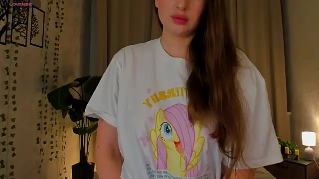 Snapshot of Celine_Coello chatting on April 15, 2026, 4:08 am Celine Coello online show from April 15, 2026, 4:08 am