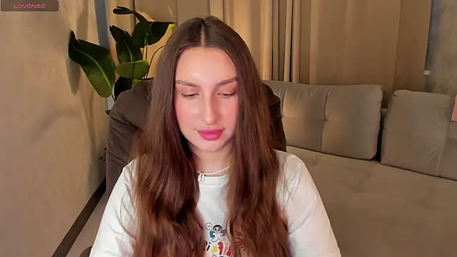 Celine Coello online show from May 8, 2026, 12:43 pm