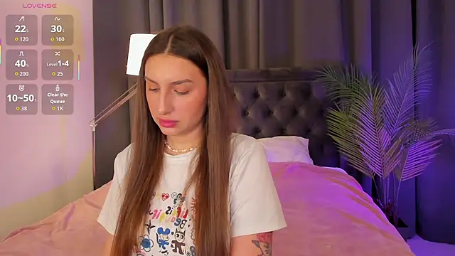 Celine Coello online show from May 11, 2026, 8:39 pm