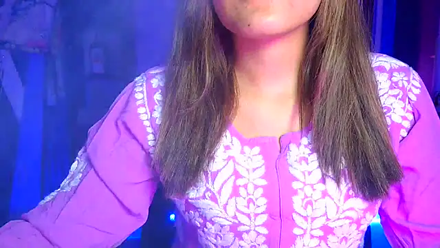 Snapshot of _Maanvi_ chatting on May 25, 2026, 6:14 pm Maanvi online show from May 25, 2026, 6:14 pm