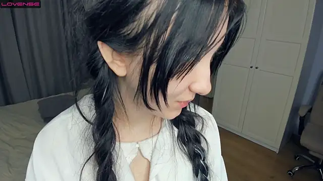 Snapshot of RoxanneComisky chatting on February 7, 2026, 7:01 am RoxanneComisky online show from February 7, 2026, 7:01 am